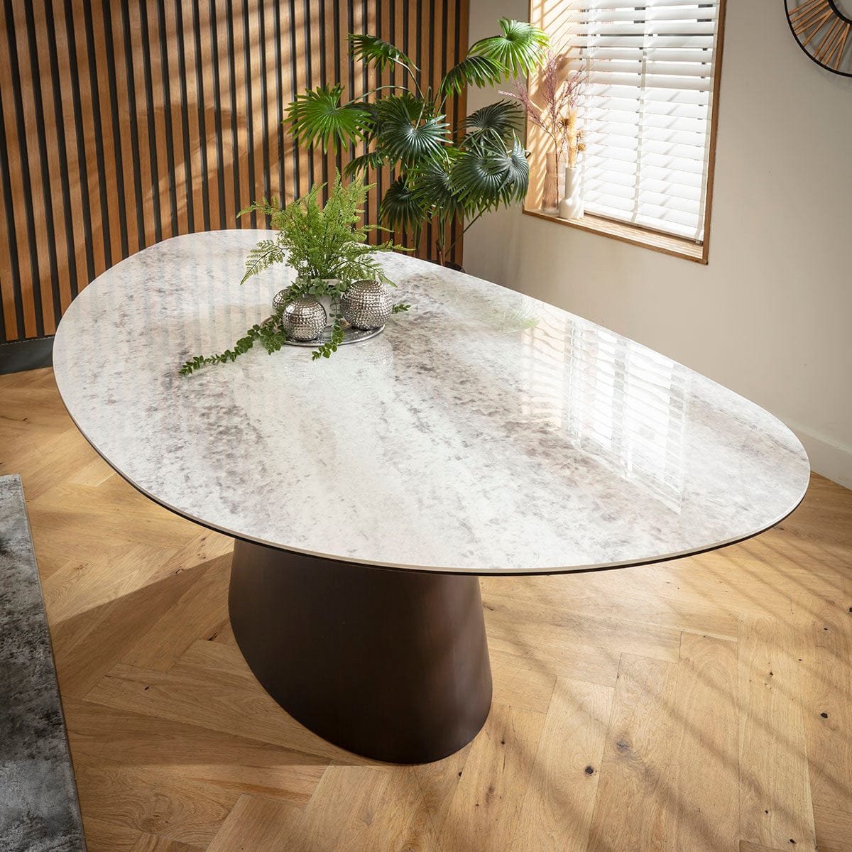 Ensemble de salle à manger ovale 8 places Cora &amp; Ashford en céramique grise