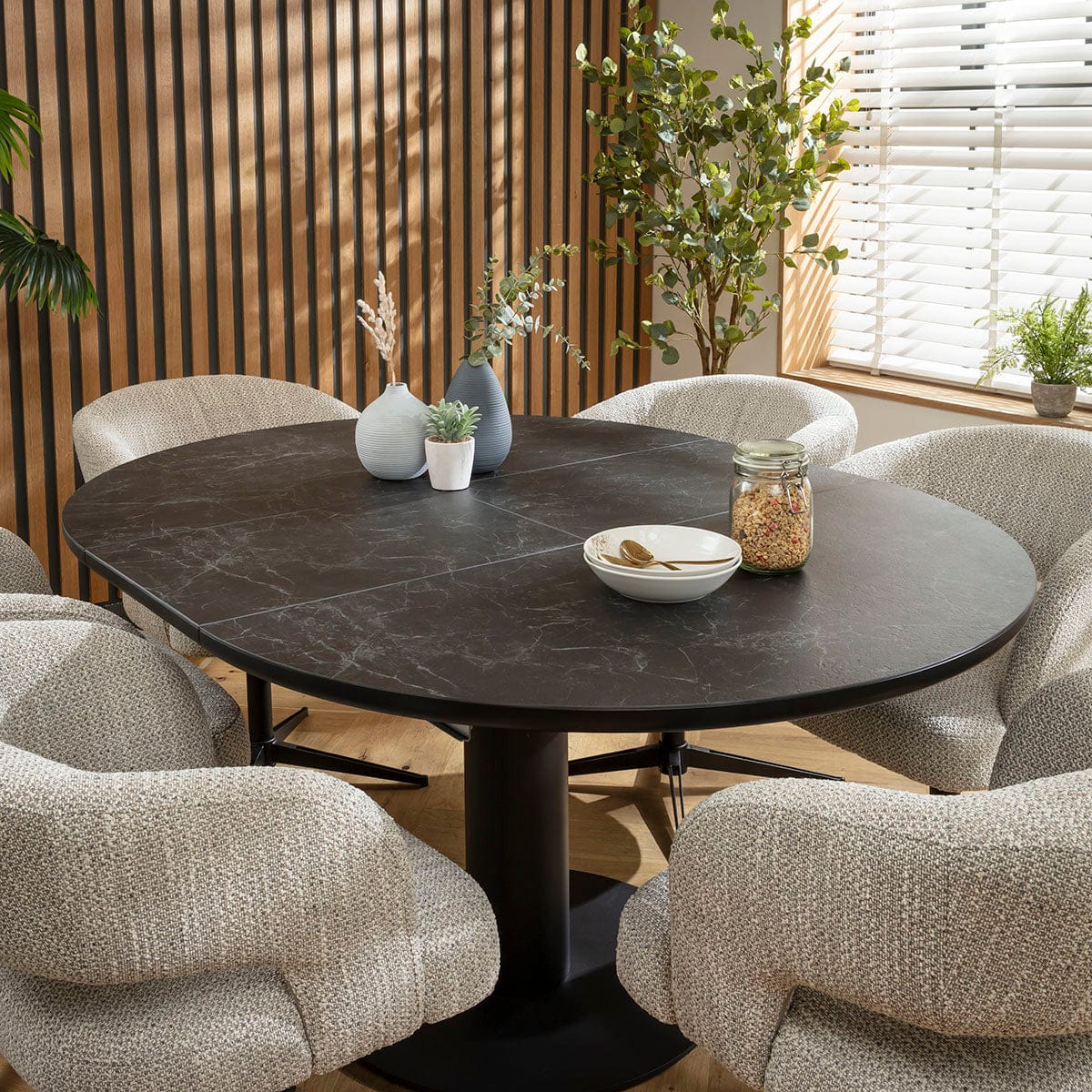 Ensemble de salle à manger rond extensible 6 places Aubrey &amp; Venus en céramique grise et noire