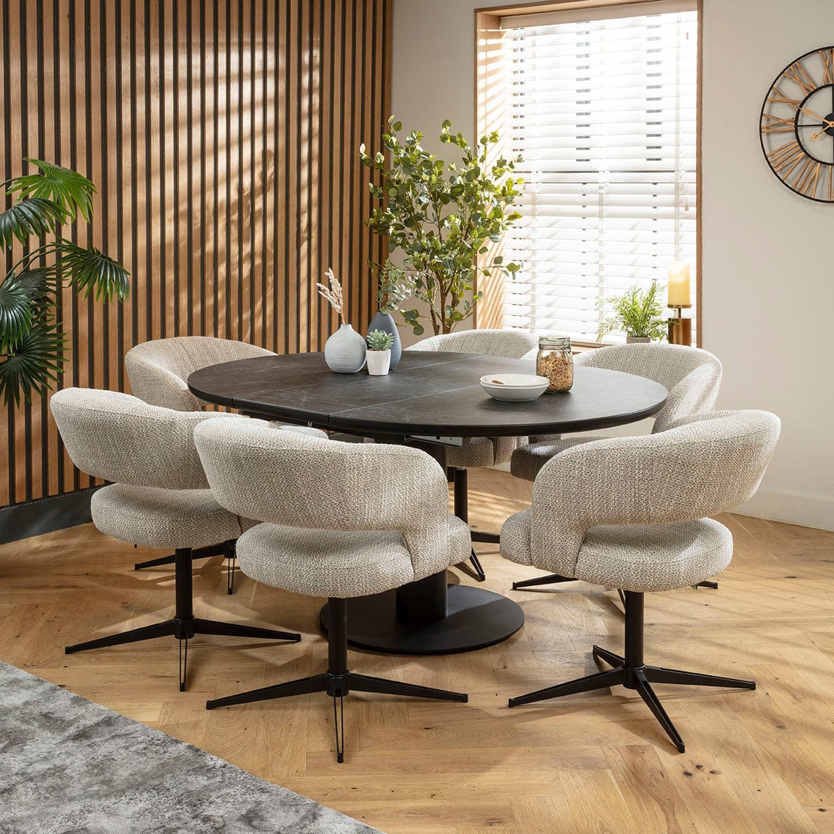 Ensemble de salle à manger rond extensible 6 places Aubrey &amp; Venus en céramique grise et noire