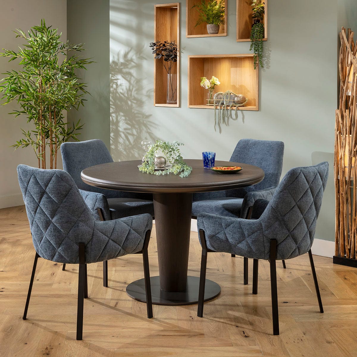 Ensemble de salle à manger rond 4 places Cora &amp; Pluto contemporain, chenille bleue et chêne gris délavé