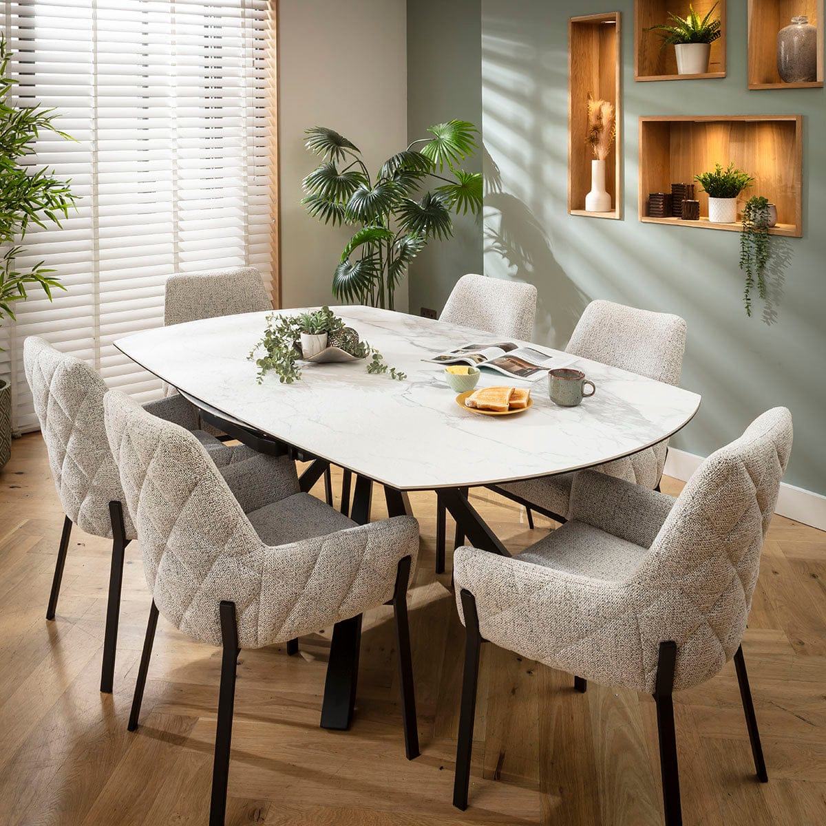 Ensemble de salle à manger rond extensible 6 places Cora &amp; Rudie en céramique grise et blanche mate