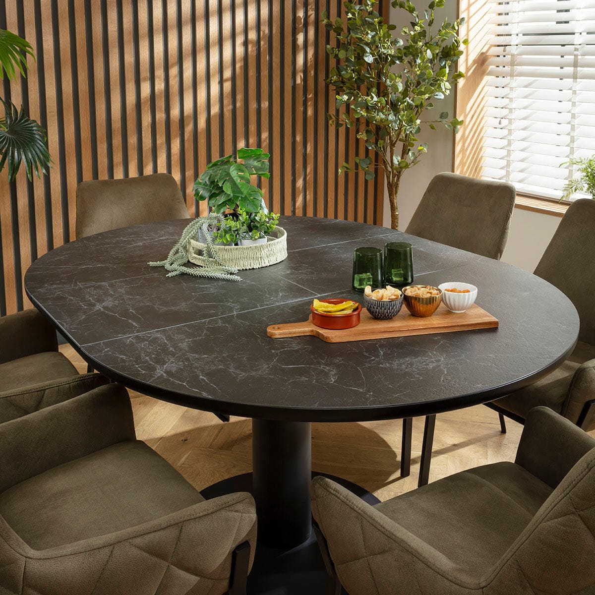 Ensemble de salle à manger rond extensible 6 places Cora &amp; Venus en céramique verte et noire