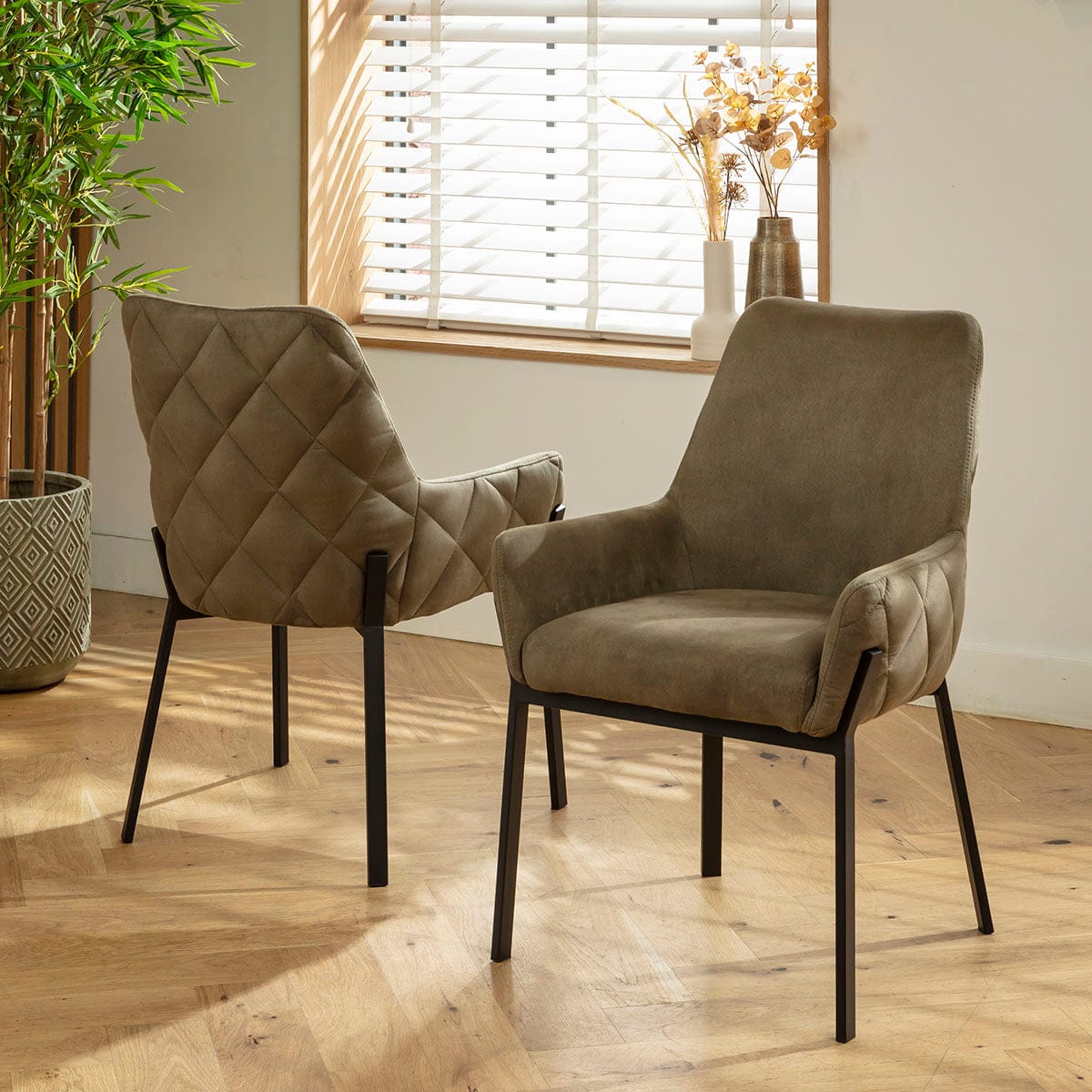 Ensemble de salle à manger rond extensible 6 places Cora &amp; Venus en céramique verte et noire