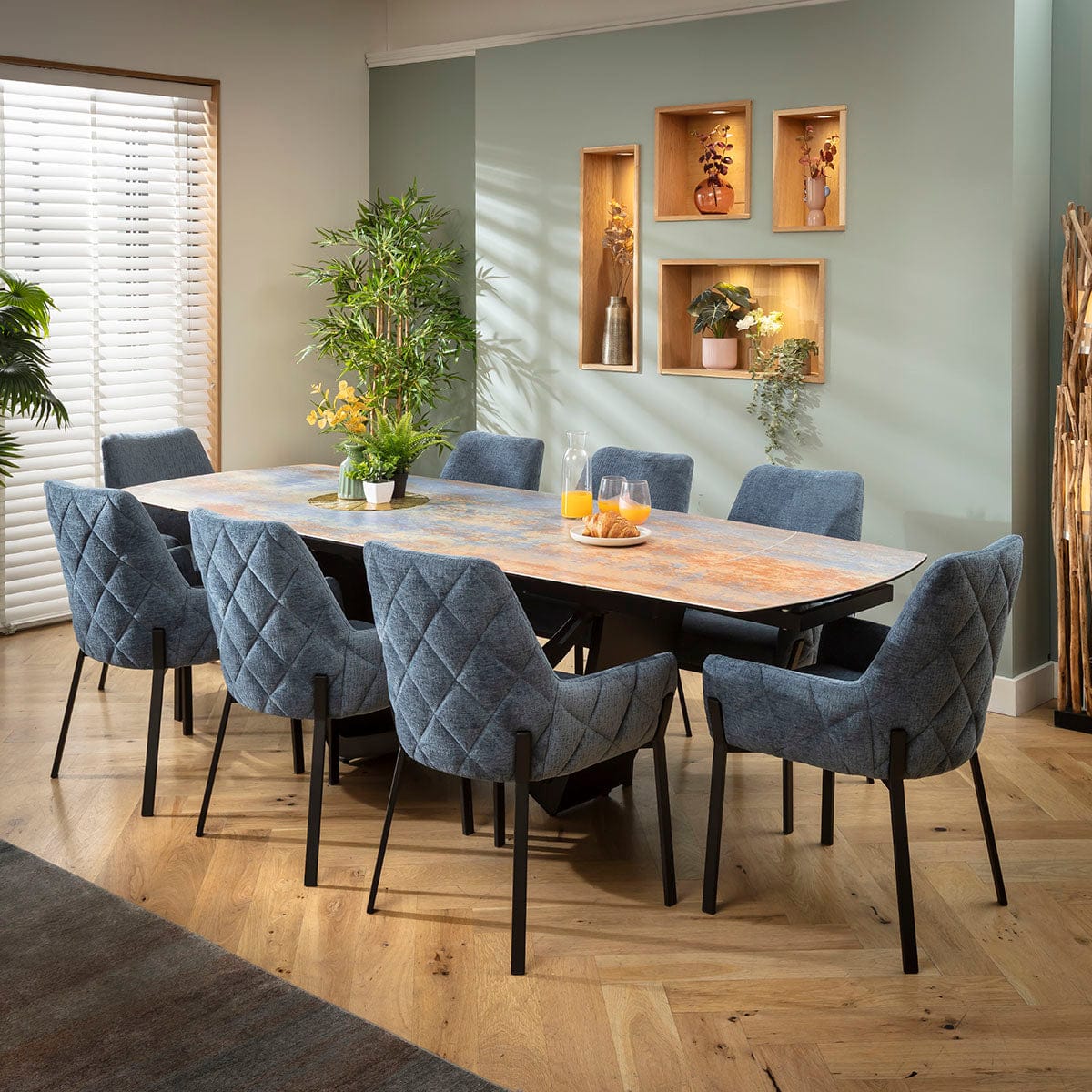 Ensemble de salle à manger extensible 8 places Cora &amp; Zelda en chenille bleue et céramique bleue rustique