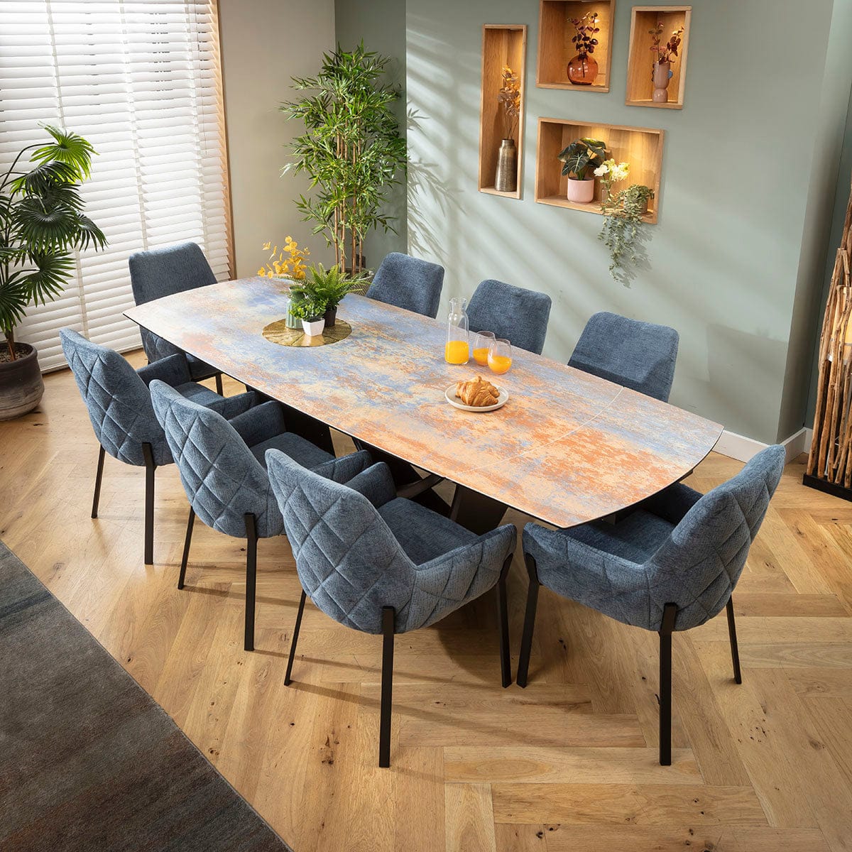 Ensemble de salle à manger extensible 8 places Cora &amp; Zelda en chenille bleue et céramique bleue rustique