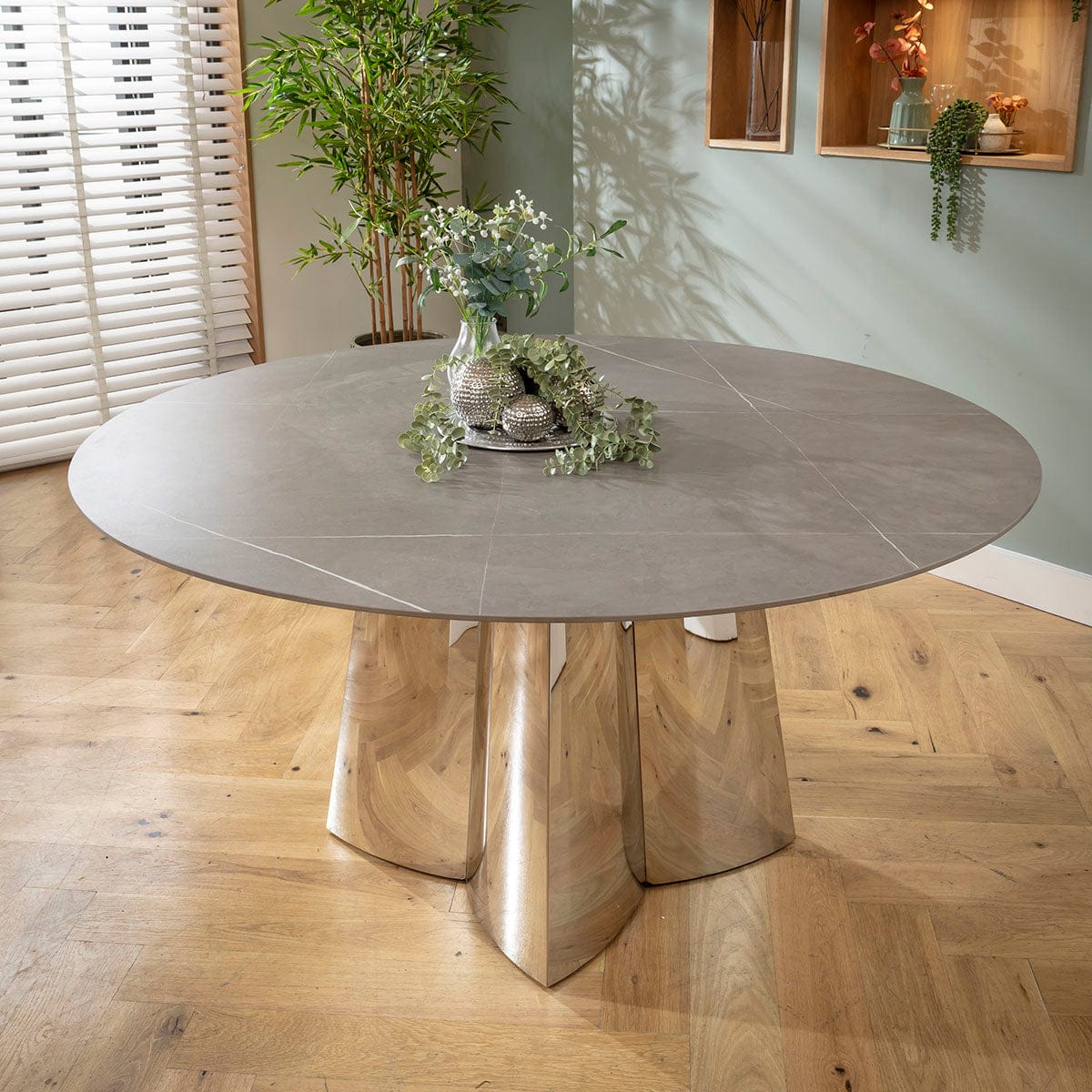 Table de salle à manger ronde Dynasty en céramique effet marbre gris et argent 150 cm