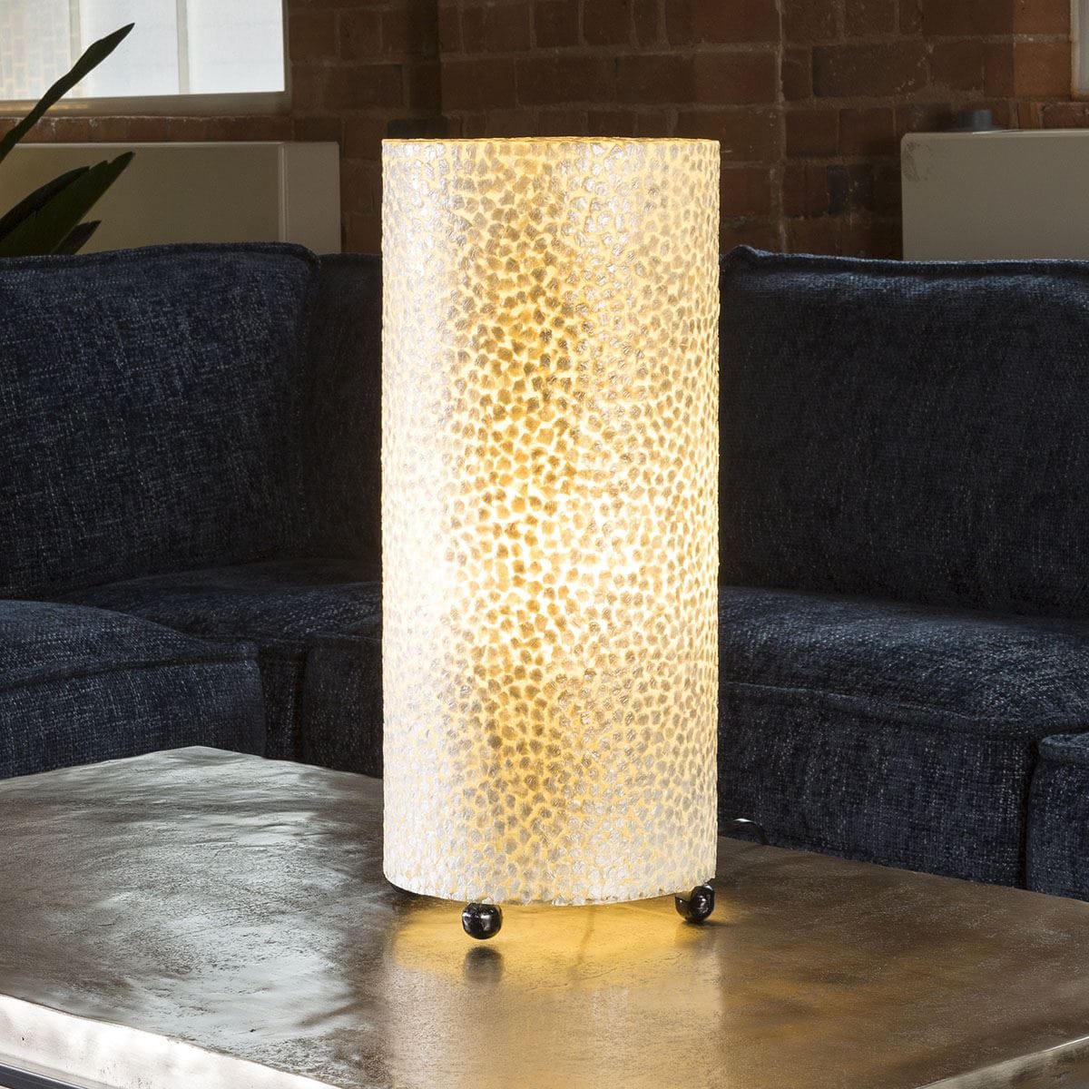 Lampe de table cylindrique élégante à motif coquillage ivoire 50 cm