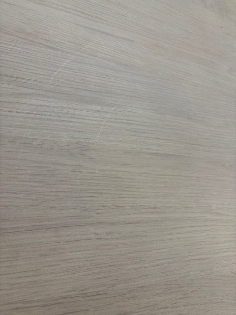 Table de salle à manger ronde 4 places ExDisplay Virgo en bois massif naturel 120 cm