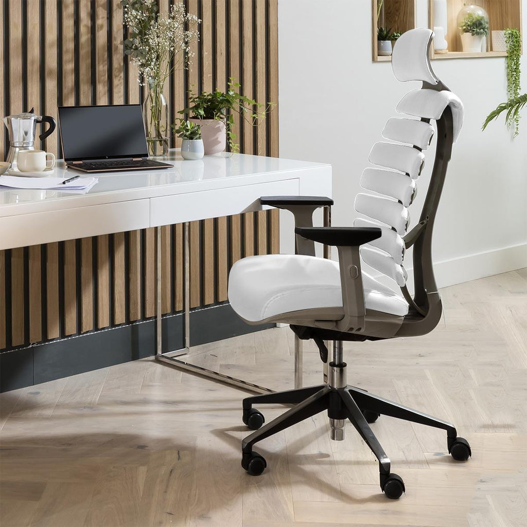 Fauteuil de bureau moderne Ergo, gris et blanc, en similicuir.