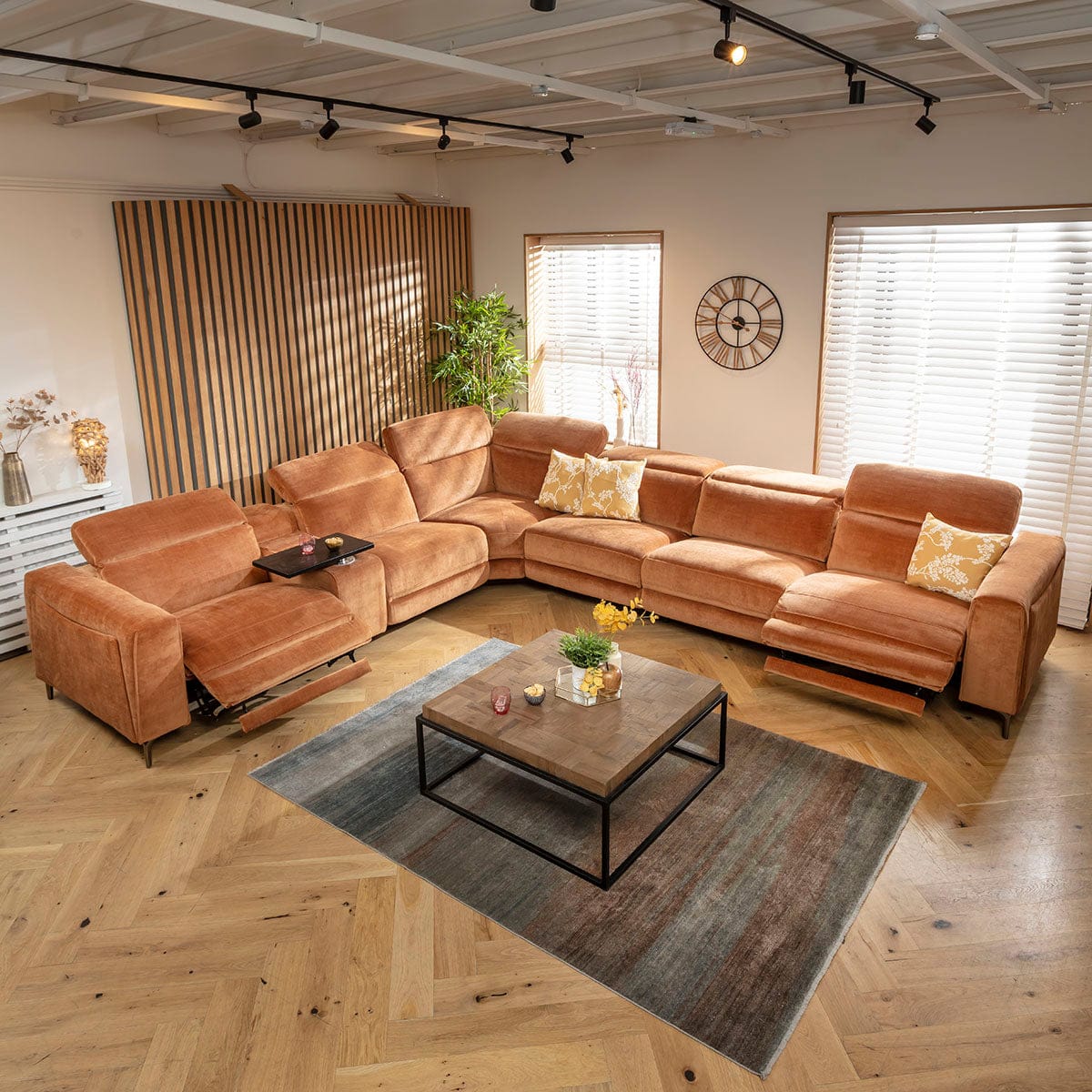 Canapé d'angle inclinable 6 places Florance avec console de rangement, orange brûlé, 391 x 342 cm