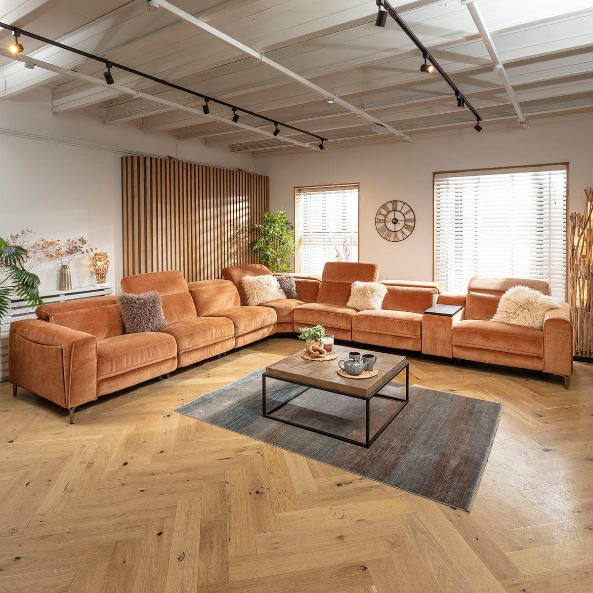 Canapé d'angle inclinable 7 places Florance avec console de rangement, orange brûlé, 424 x 391 cm