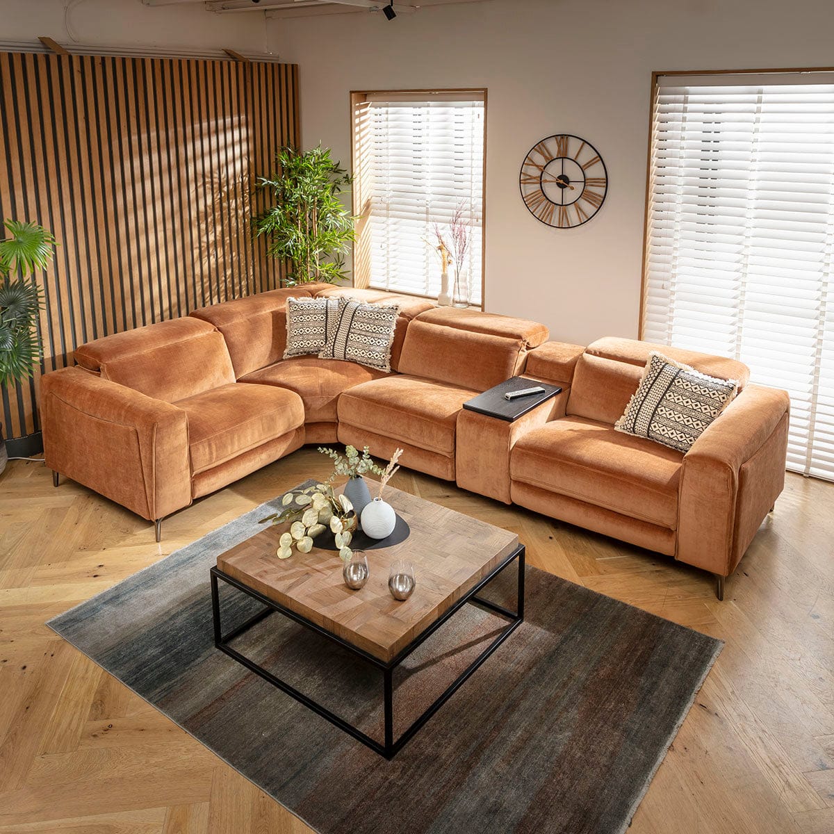 Canapé d'angle inclinable 4 places Florance avec console de rangement, orange brûlé, 342 x 227 cm