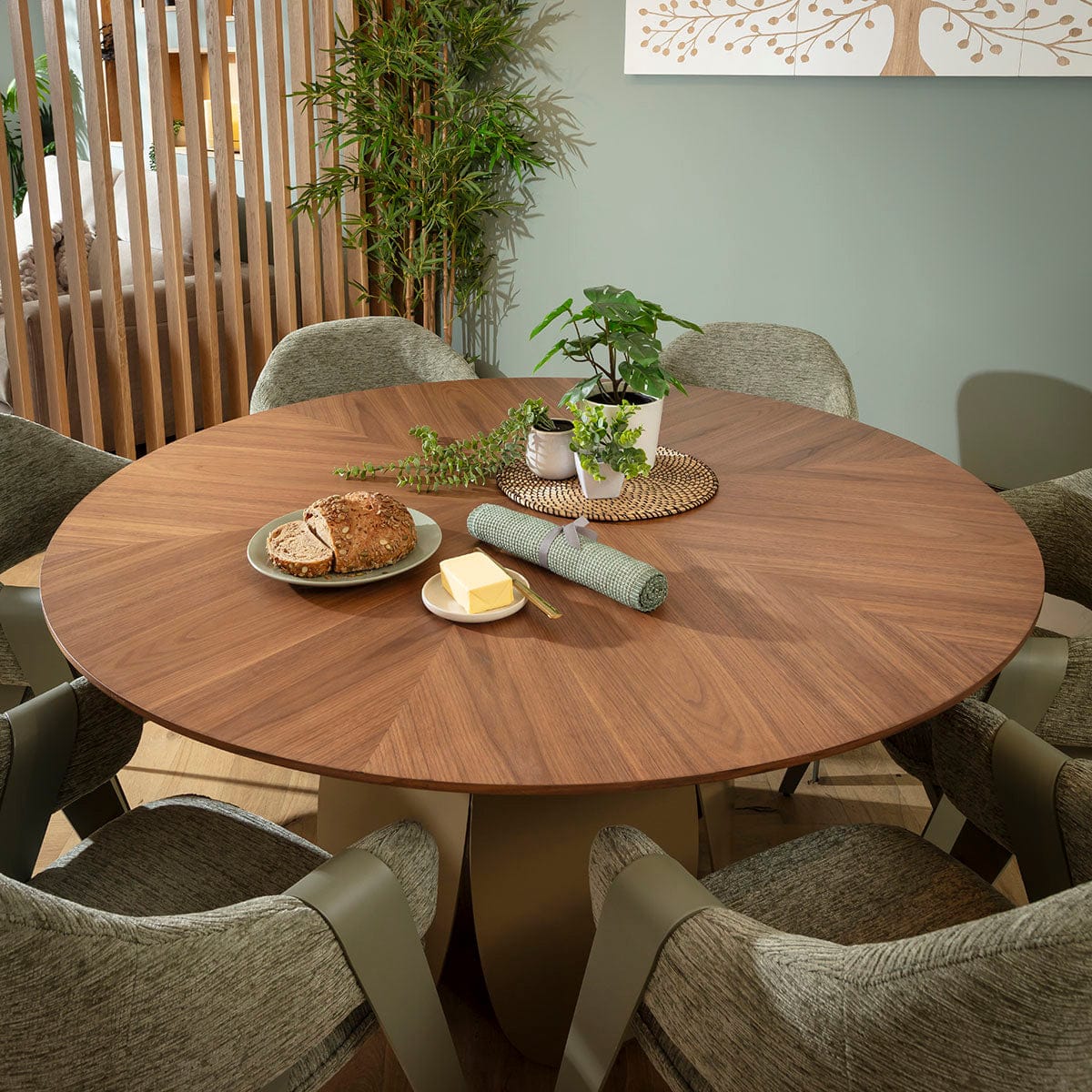 Ensemble de salle à manger rond moderne 6 places Freya &amp; Phoenix, vert et noyer