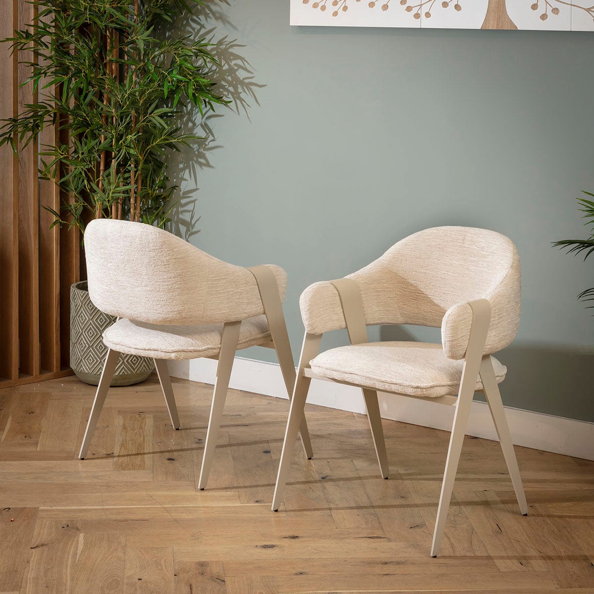 Chaise de salle à manger Freya Ultra-Modern Carver couleur crème