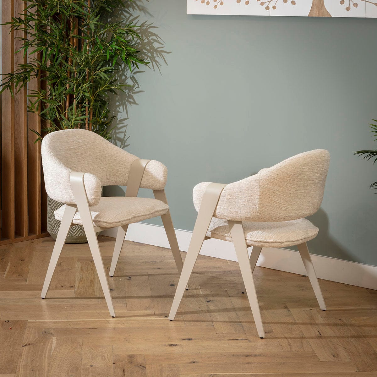 Chaise de salle à manger Freya Ultra-Modern Carver couleur crème