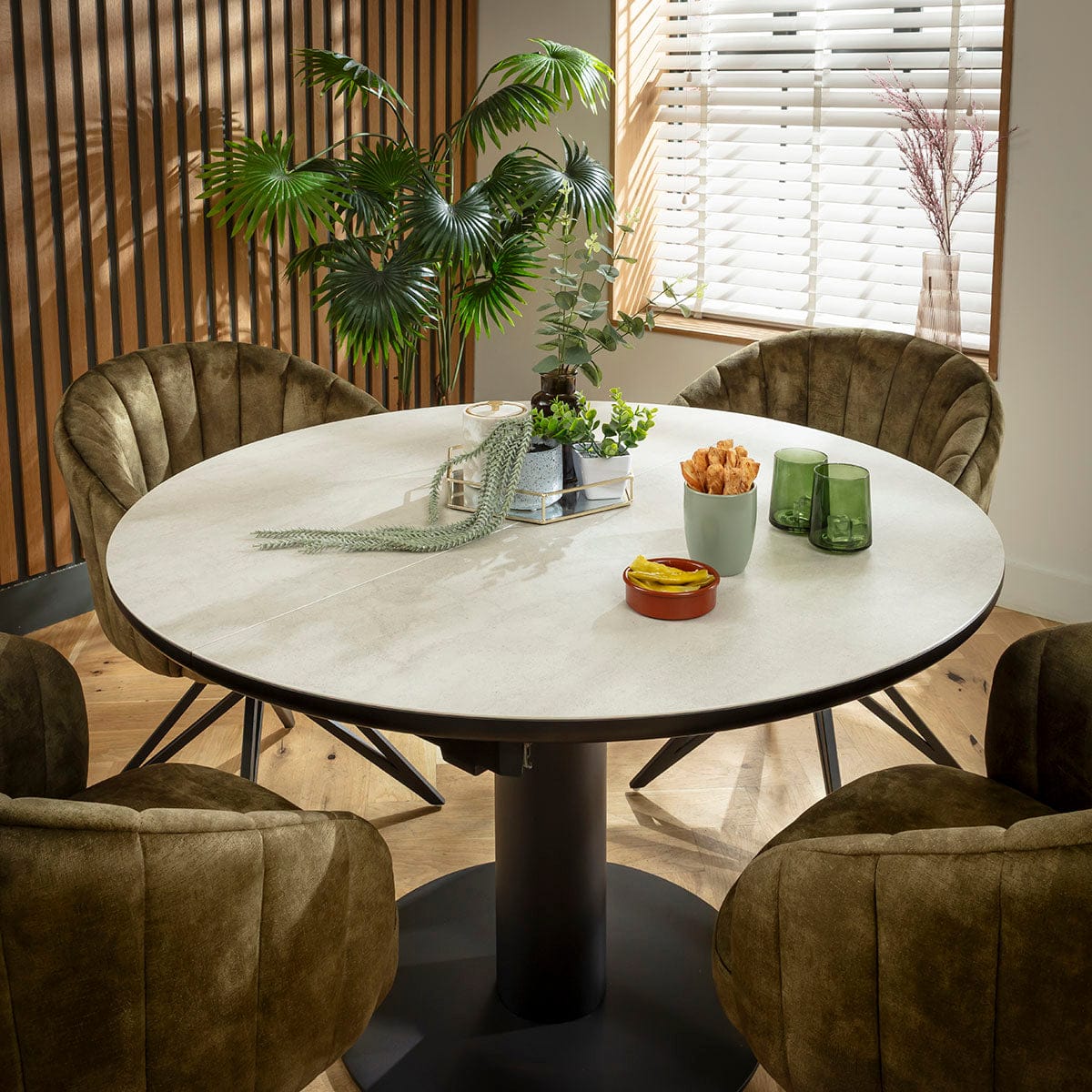 Ensemble de salle à manger rond extensible 4 places Hattie &amp; Venus en céramique verte et gris clair