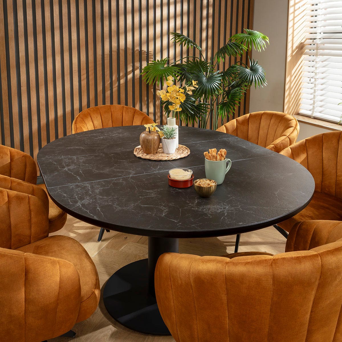 Ensemble de salle à manger rond extensible 6 places Hattie &amp; Venus, céramique safran et noire