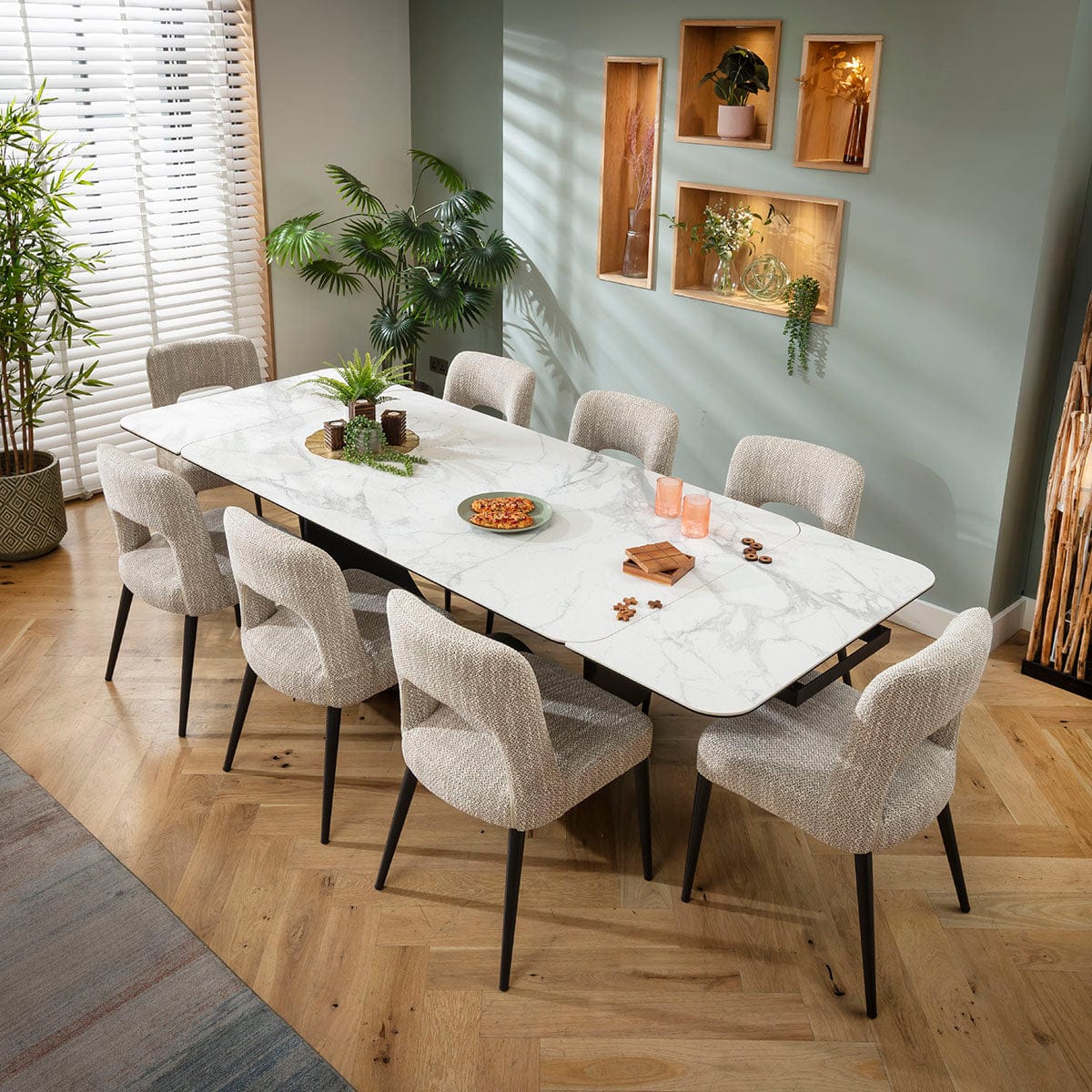 Ensemble de salle à manger extensible Evie &amp; Hugo, grand modèle 8 places, en céramique marron et blanc mat