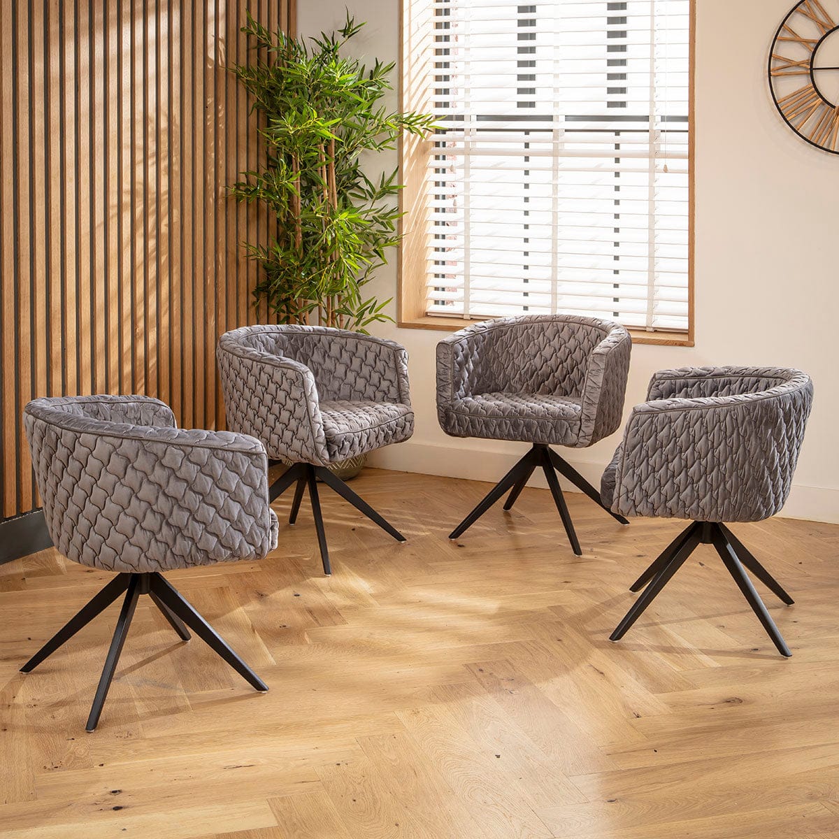 Ensemble de salle à manger moderne 6 places Maple &amp; Dynasty en céramique effet marbre gris et argent