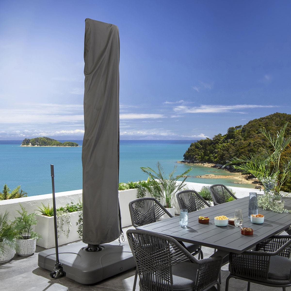 Parasol de jardin déporté Sun grand format avec base, gris, 300 x 400 cm