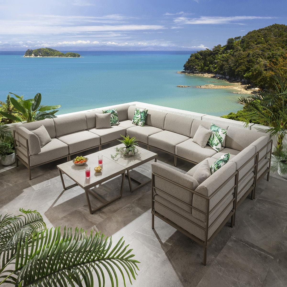 Canapé d'angle en U Alfie Garden, couleur crème latte, 360 x 288 cm, U12