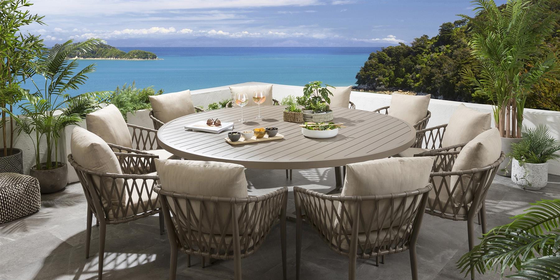 Ensemble de salle à manger de jardin rond Verity 10 places, aluminium beige