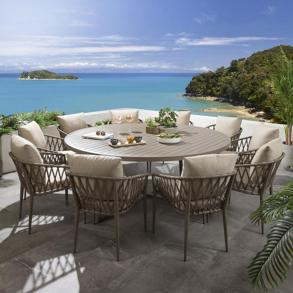 Ensemble de salle à manger de jardin rond Verity 10 places, aluminium beige