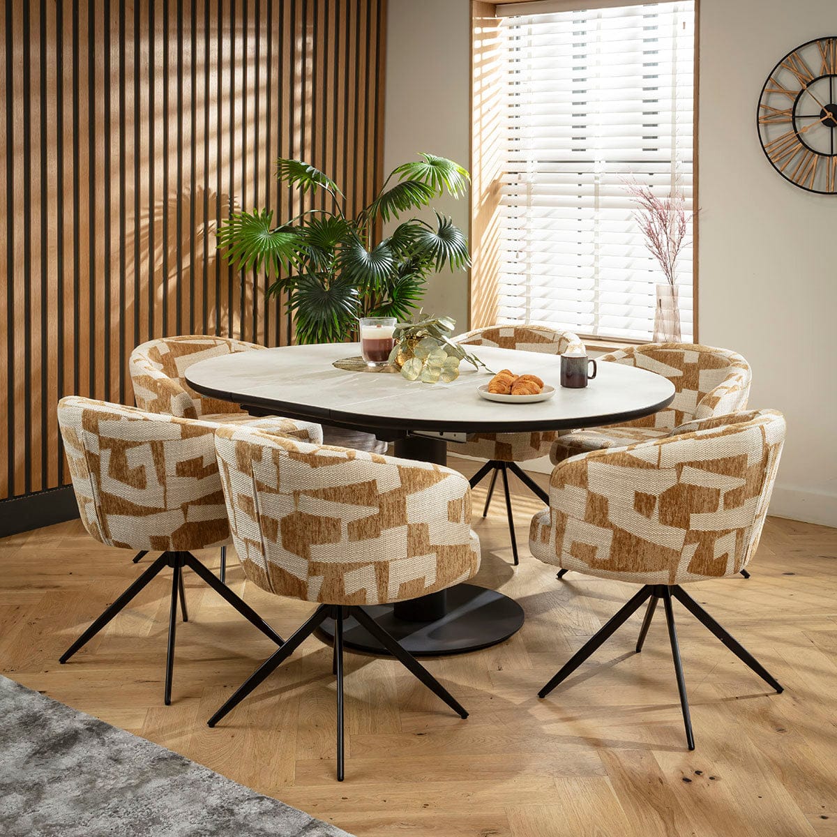 Ensemble de salle à manger rond extensible 6 places Lyla &amp; Venus en céramique jaune et gris clair