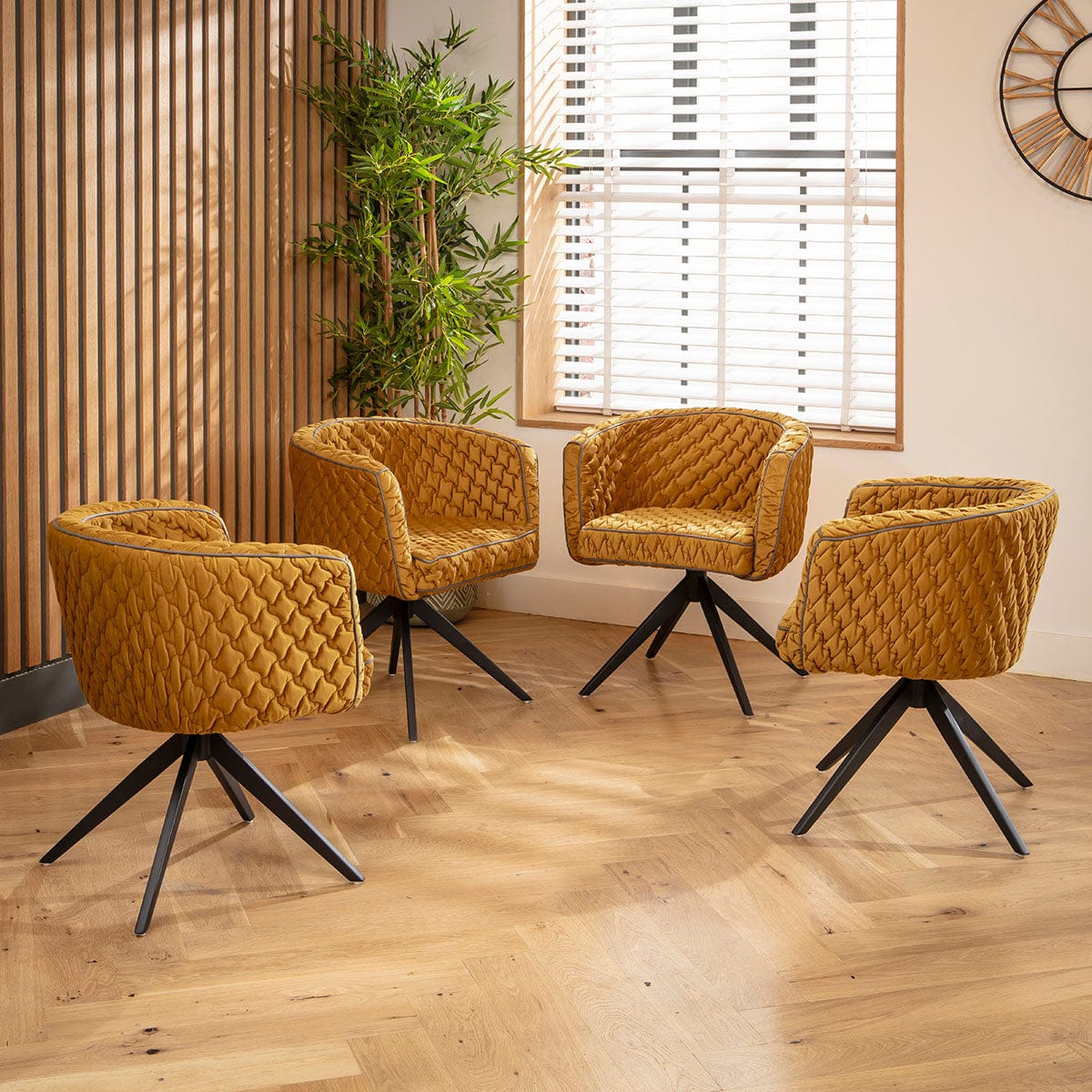 Ensemble de salle à manger rond extensible 6 places Maple &amp; Rudie, céramique jaune moutarde et blanche