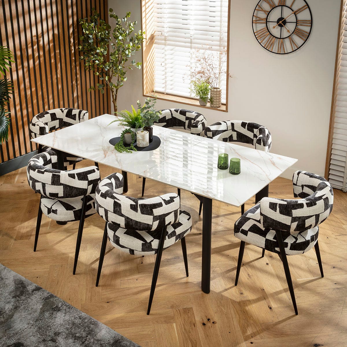 Ensemble de salle à manger extensible 6 places Mila &amp; Cain en céramique noire et blanche