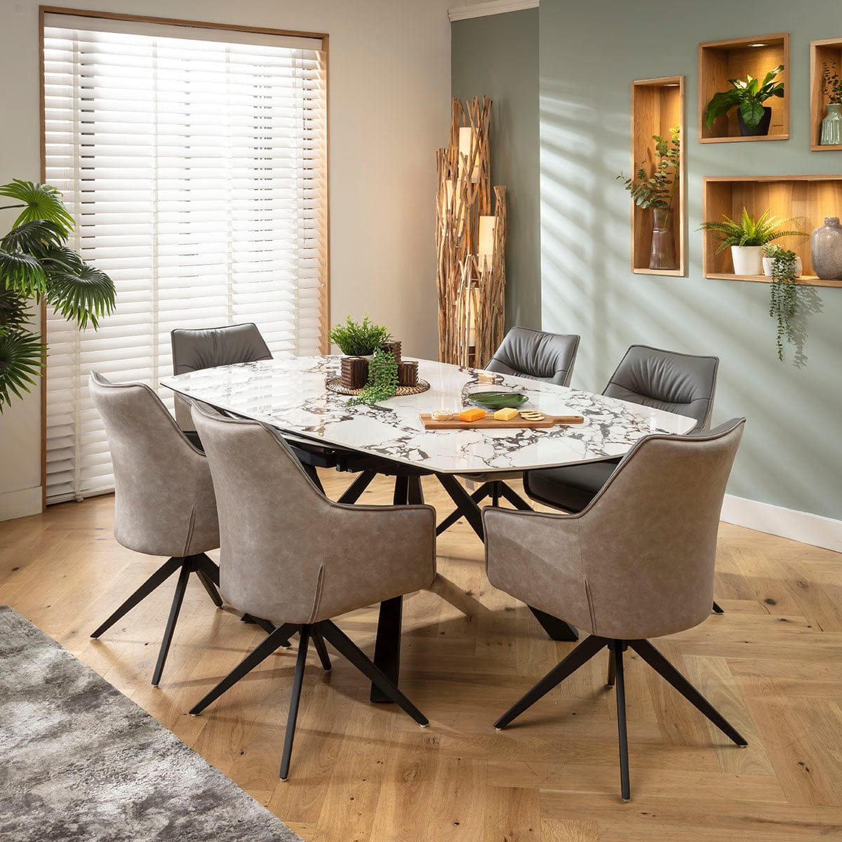 Ensemble de salle à manger rond extensible 6 places Millie &amp; Rudie, céramique blanche veinée de gris et de noir