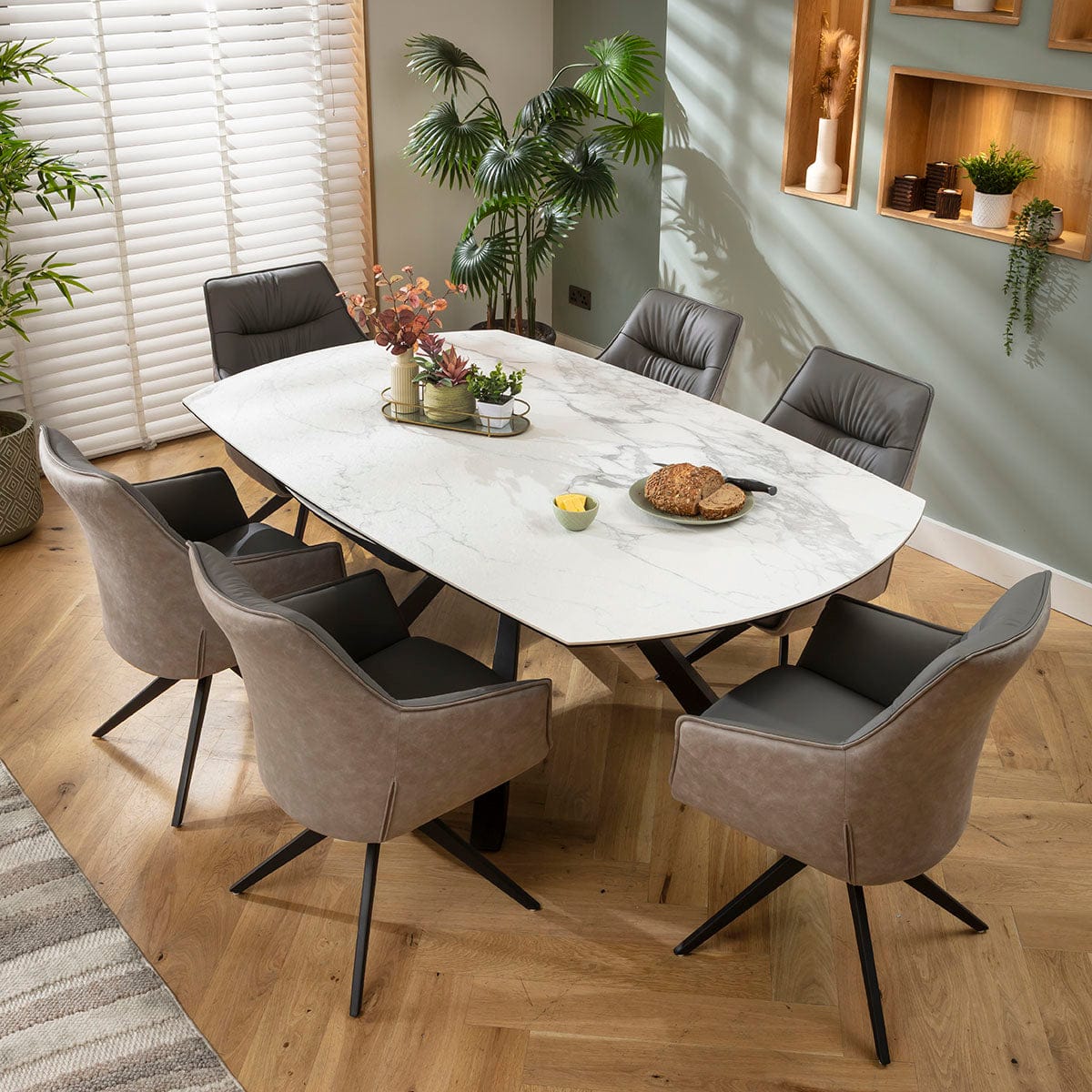 Ensemble de salle à manger rond extensible 6 places Millie &amp; Rudie en céramique grise et blanche mate