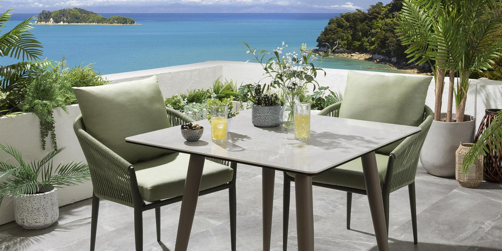 Ensemble de salle à manger de jardin Cole 2 places en céramique, vert et beige