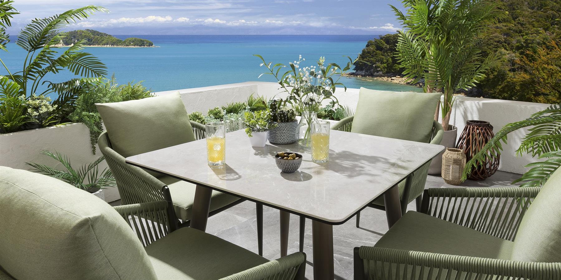 Ensemble de salle à manger de jardin Cole 4 places en céramique verte et beige