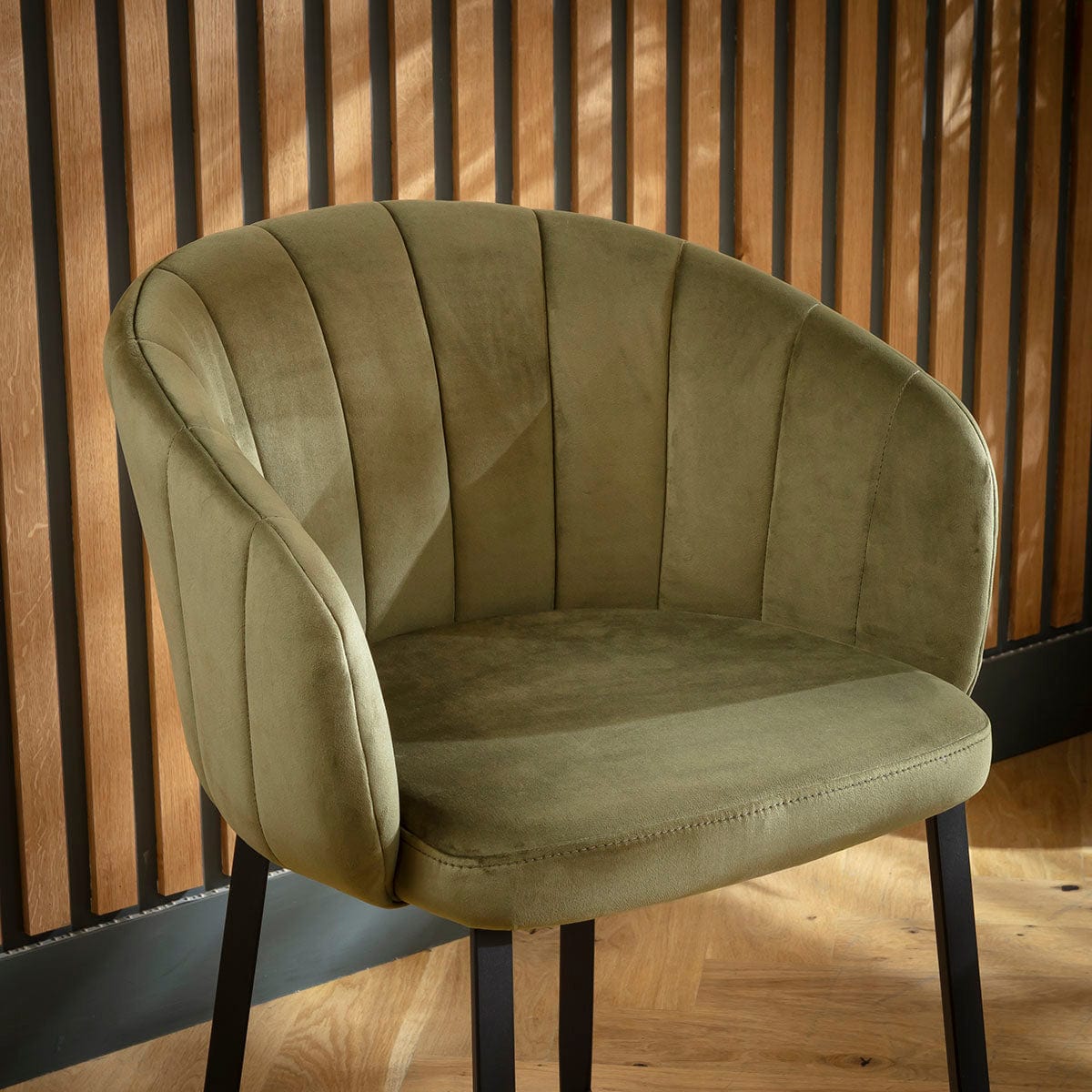 Tabouret de bar de cuisine moderne Hattie, hauteur comptoir, vert olive