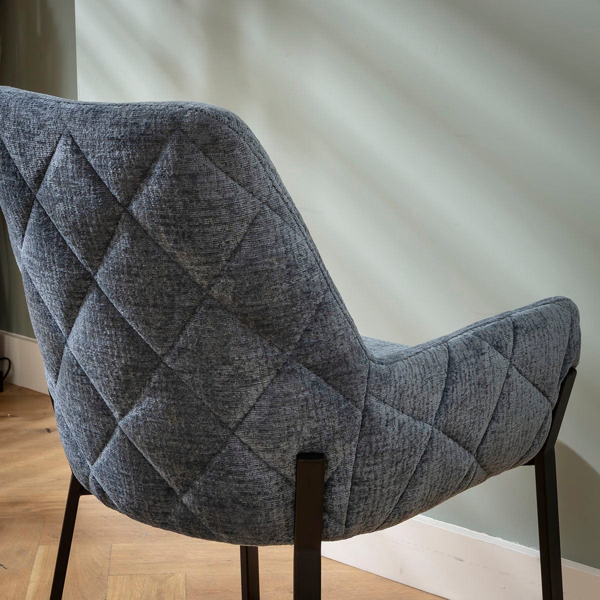 Ensemble de salle à manger extensible 6 places Cora &amp; Hugo, style moderne, en chenille bleue et céramique blanche mate