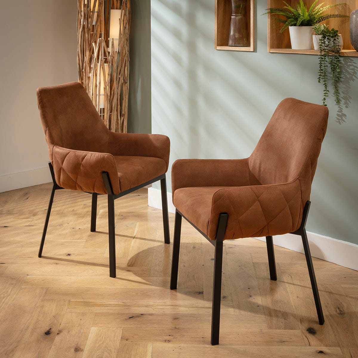 4 chaises de salle à manger Cora Modern Carver avec accoudoirs, revêtement en tissu marron