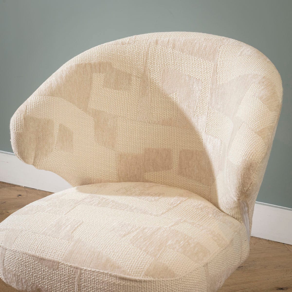 Chaise de salle à manger pivotante moderne Enzo en tissu à motif crème riche