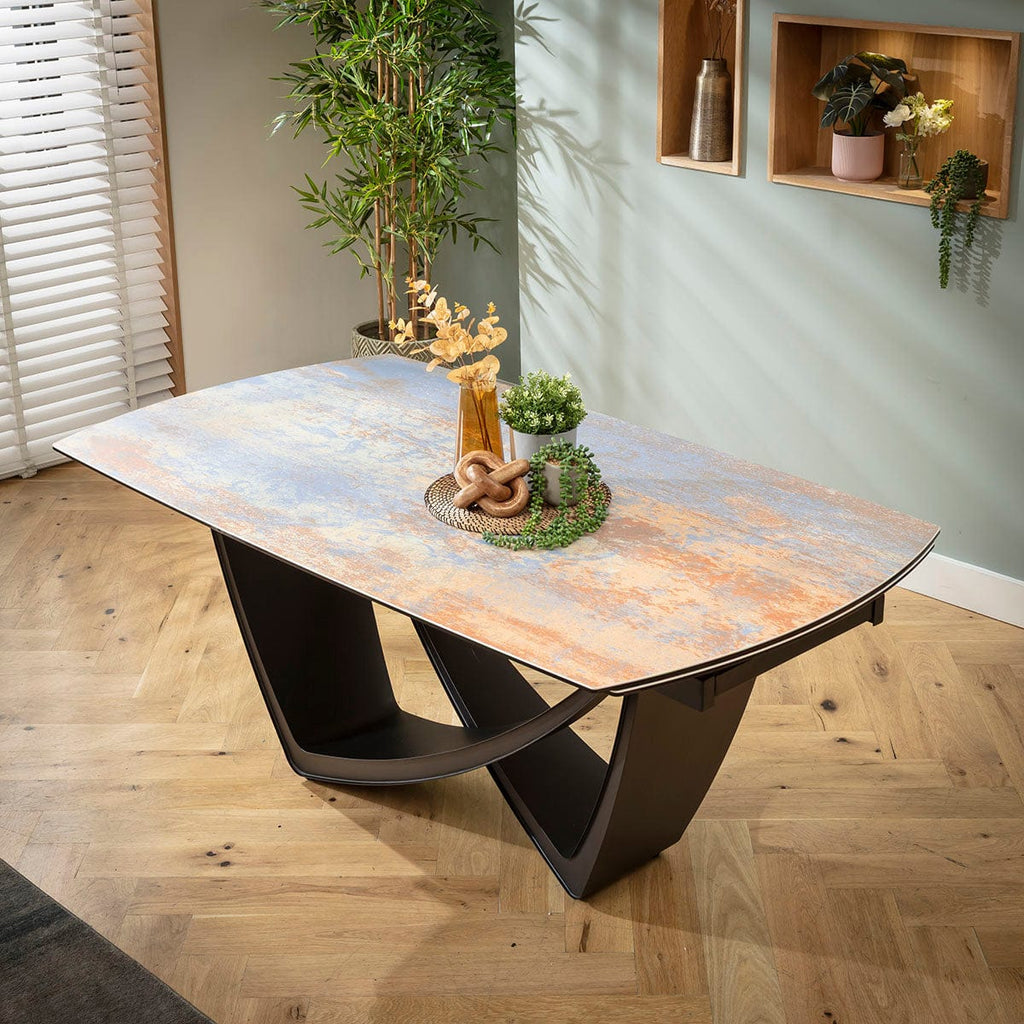 Table de salle à manger extensible Zelda, grand format, motif rustique bleu et orange, céramique, 180-260 cm