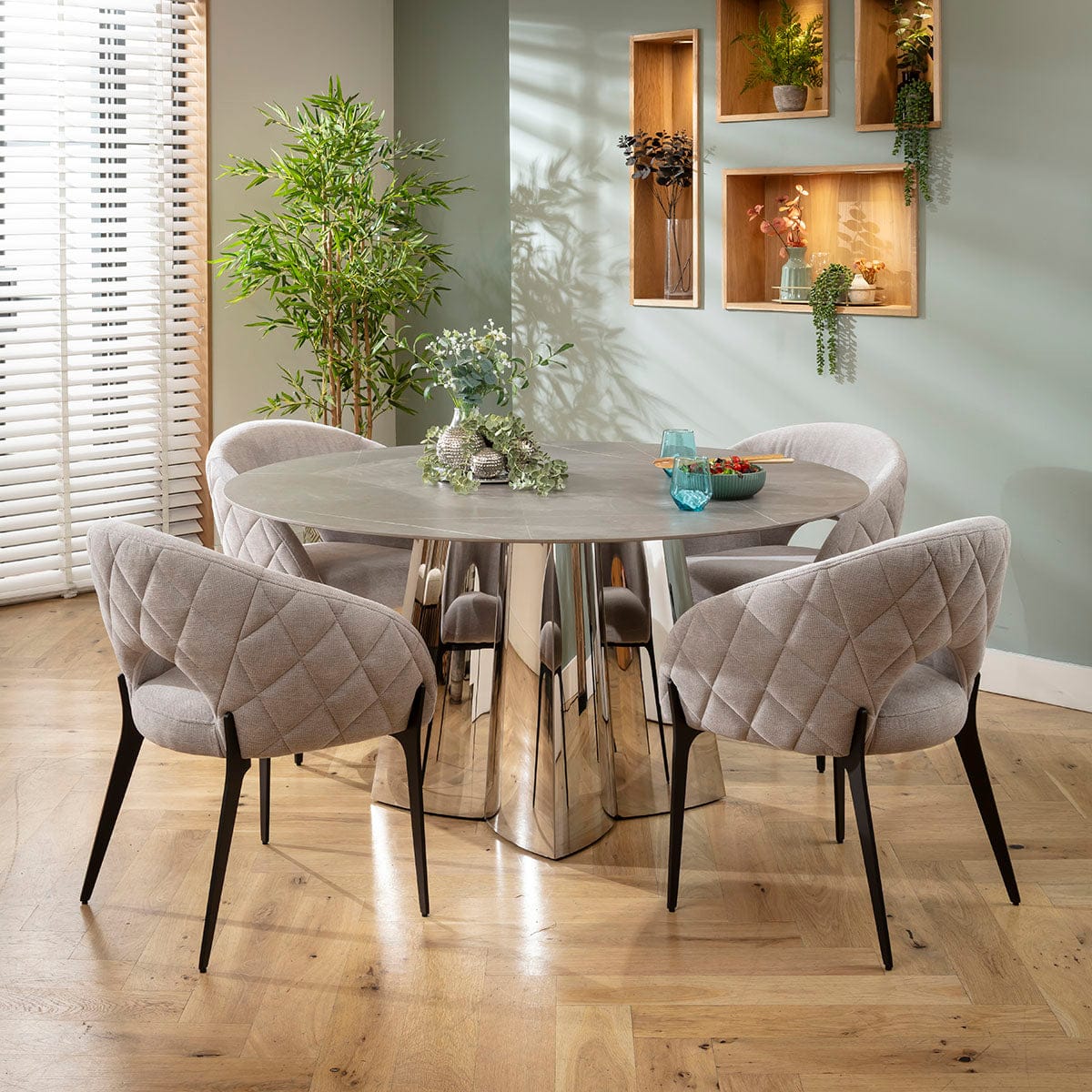 Ensemble de salle à manger moderne 4 places Piper &amp; Dynasty en céramique effet marbre gris et argent