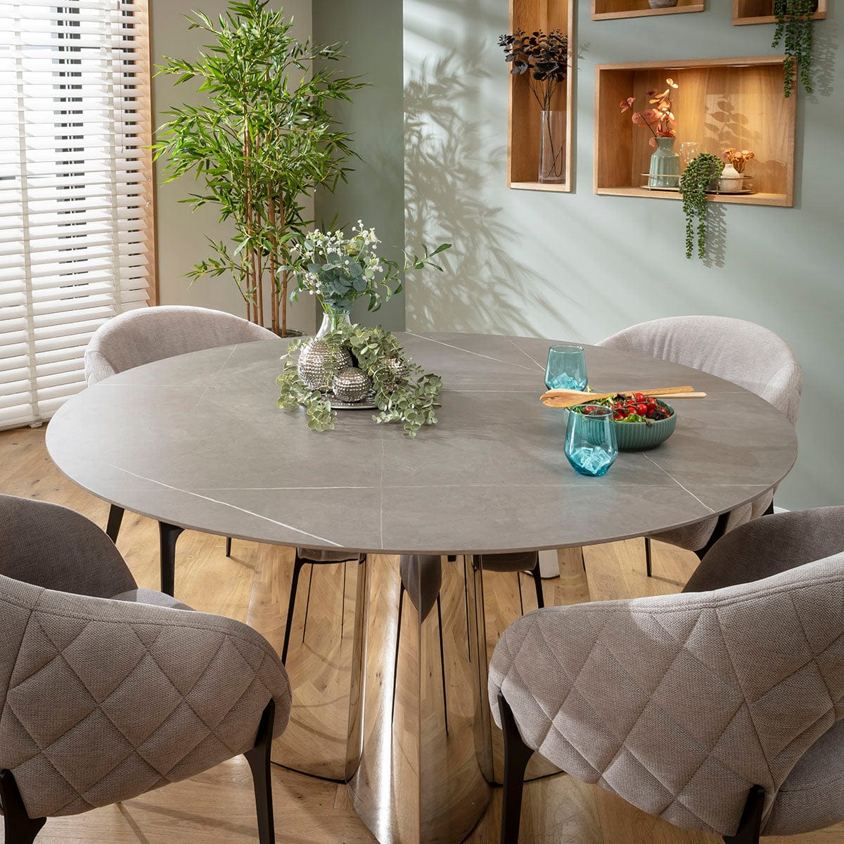 Ensemble de salle à manger moderne 4 places Piper &amp; Dynasty en céramique effet marbre gris et argent