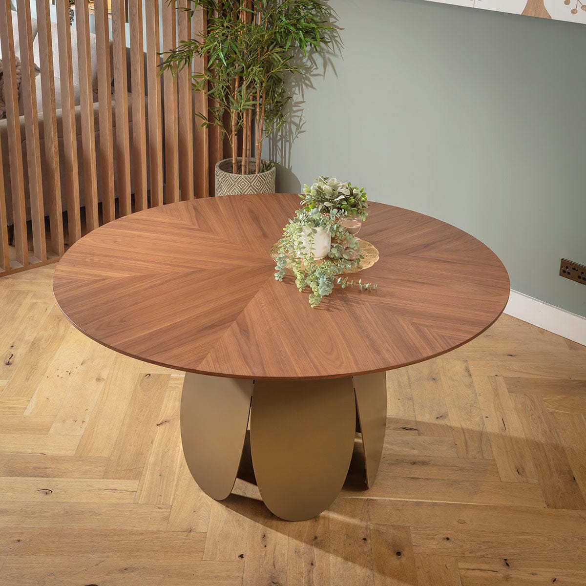 Table de salle à manger ronde Phoenix 6 places en bois, noyer et or, 150 cm