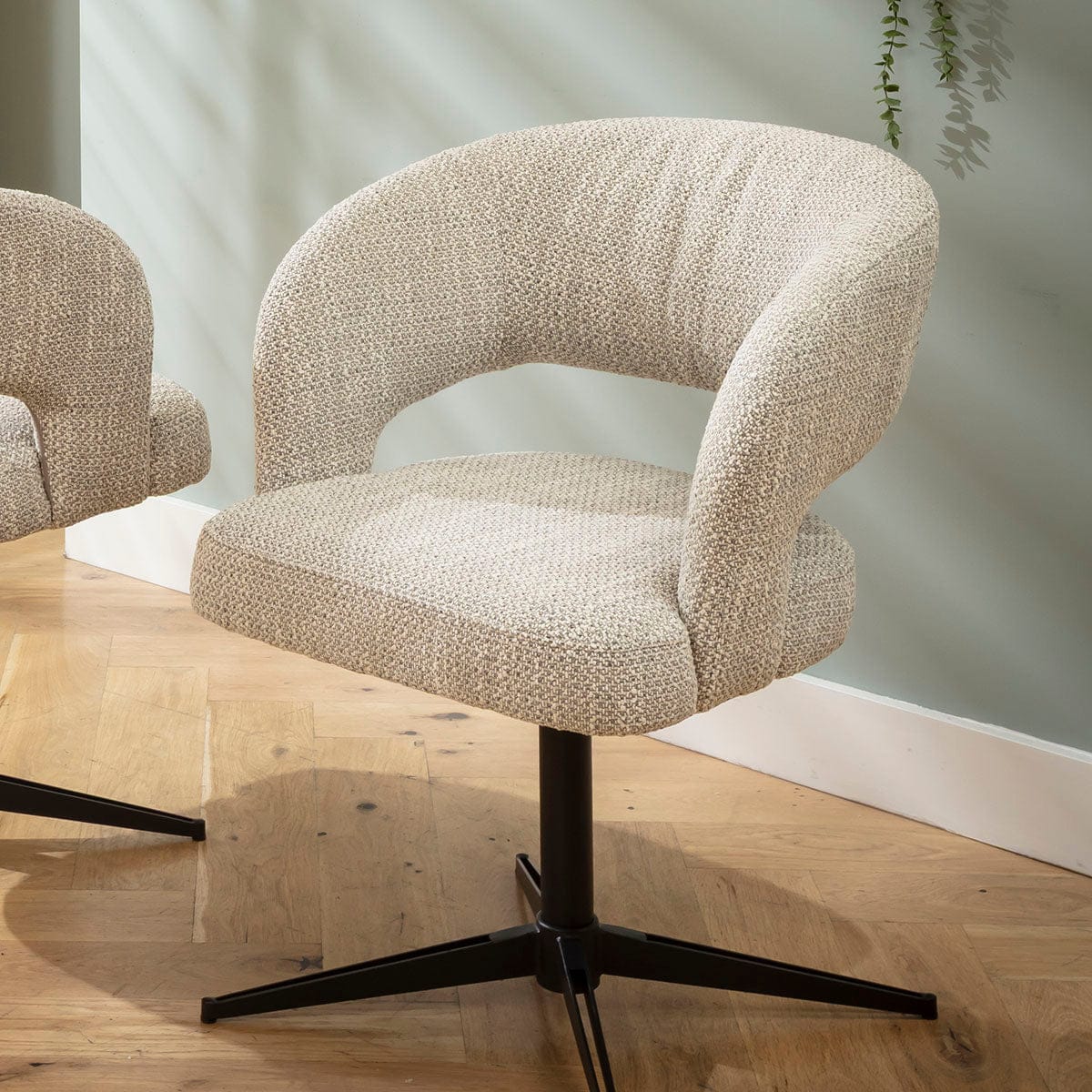 Chaise de salle à manger pivotante moderne Aubrey en tissu gris naturel