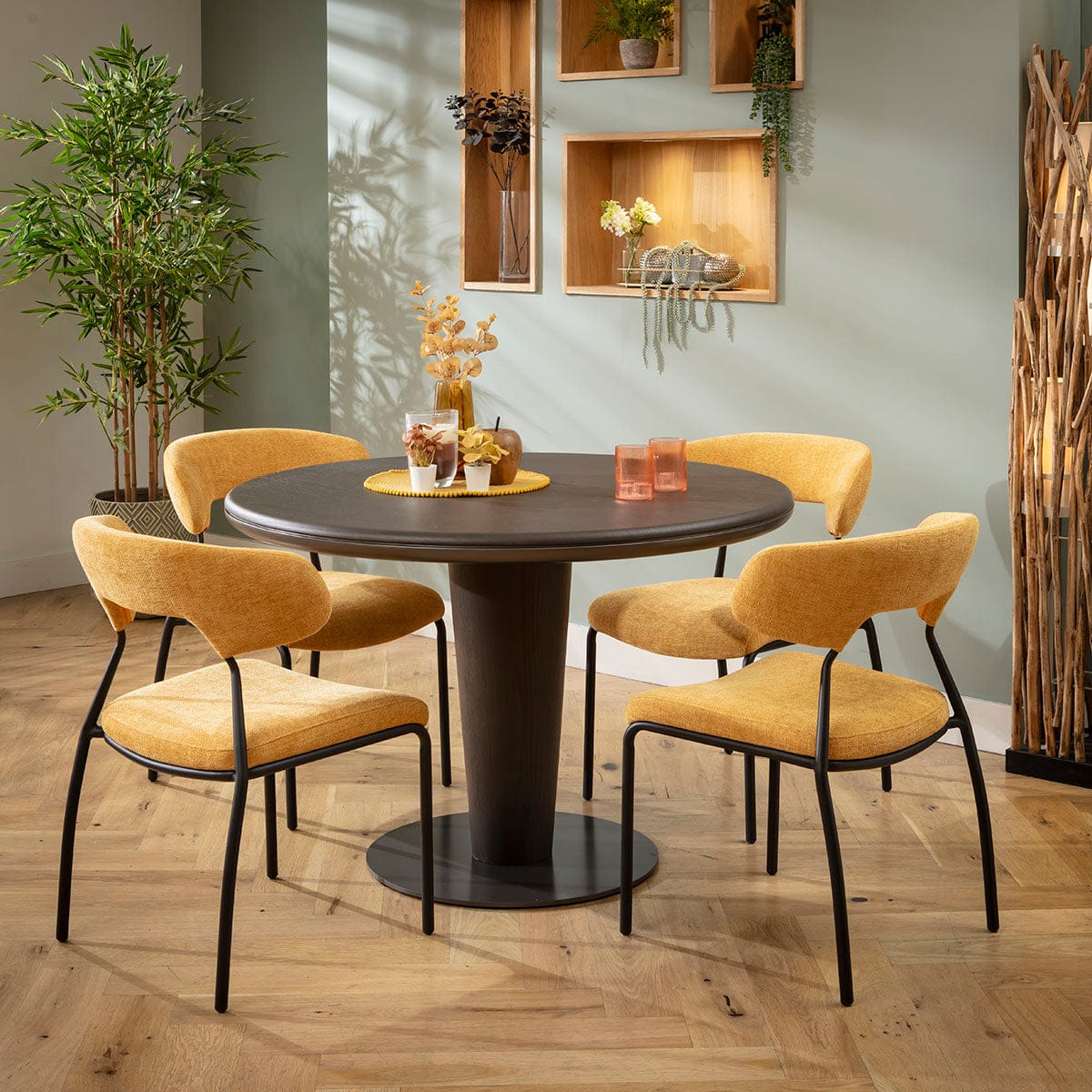 Ensemble de salle à manger rond contemporain 4 places Oscar &amp; Pluto, finition chêne jaune doré et gris délavé