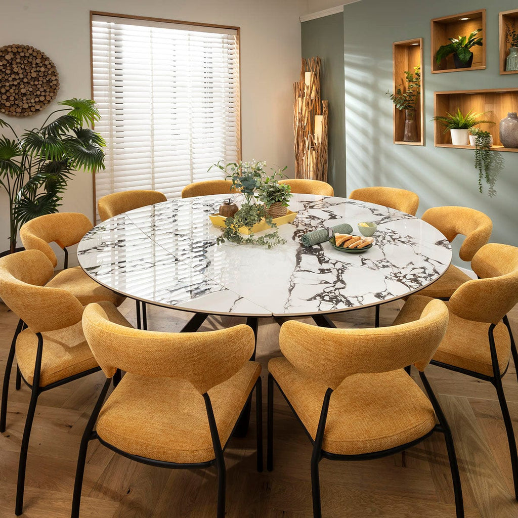 Ensemble de salle à manger rond extensible 10 places Oscar &amp; Rudie, finition or jaune et céramique blanche veinée noire