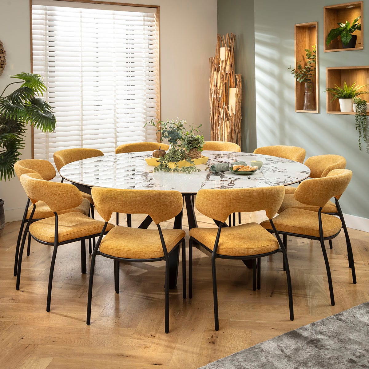 Ensemble de salle à manger rond extensible 10 places Oscar &amp; Rudie, finition or jaune et céramique blanche veinée noire