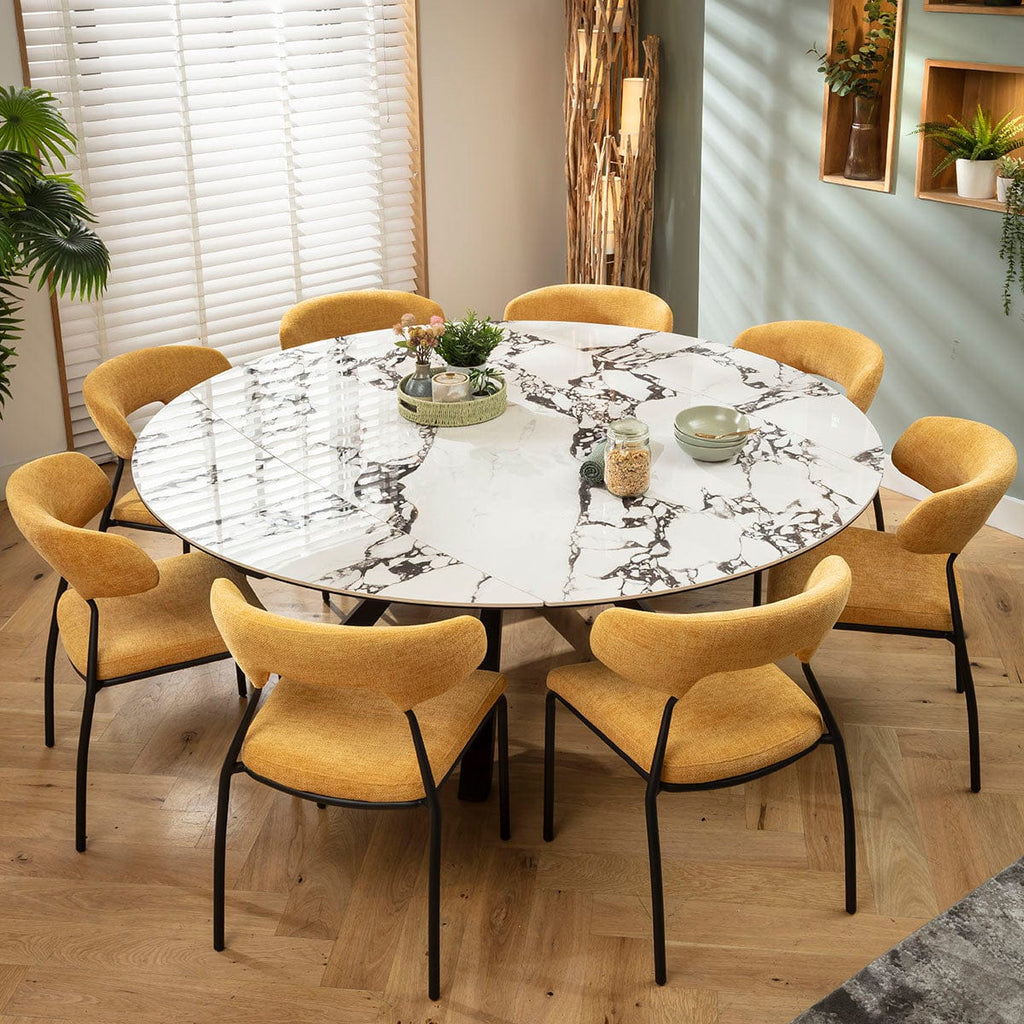 Ensemble de salle à manger rond extensible 8 places Oscar &amp; Rudie, finition or jaune et céramique blanche veinée noire