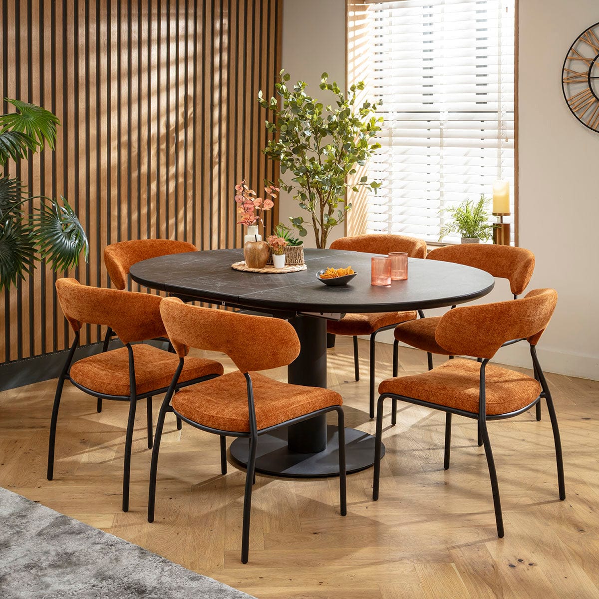 Ensemble de salle à manger rond extensible 6 places Oscar &amp; Venus, céramique orange brûlé et noire