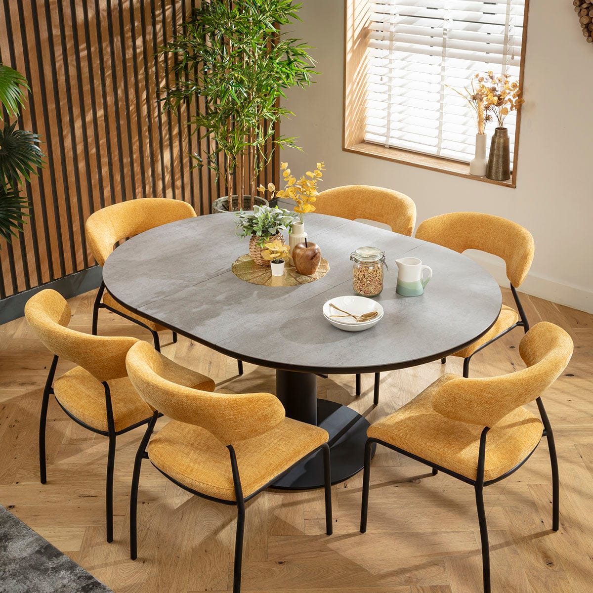 Ensemble de salle à manger rond extensible 6 places Oscar &amp; Venus en céramique jaune doré et grise