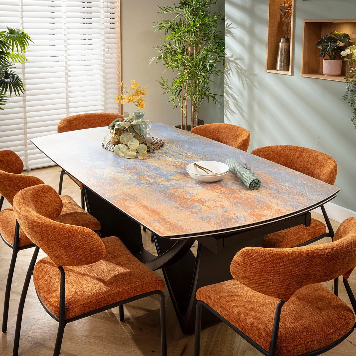 Ensemble de salle à manger extensible 6 places Oscar &amp; Zelda en céramique orange brûlé et bleu rustique